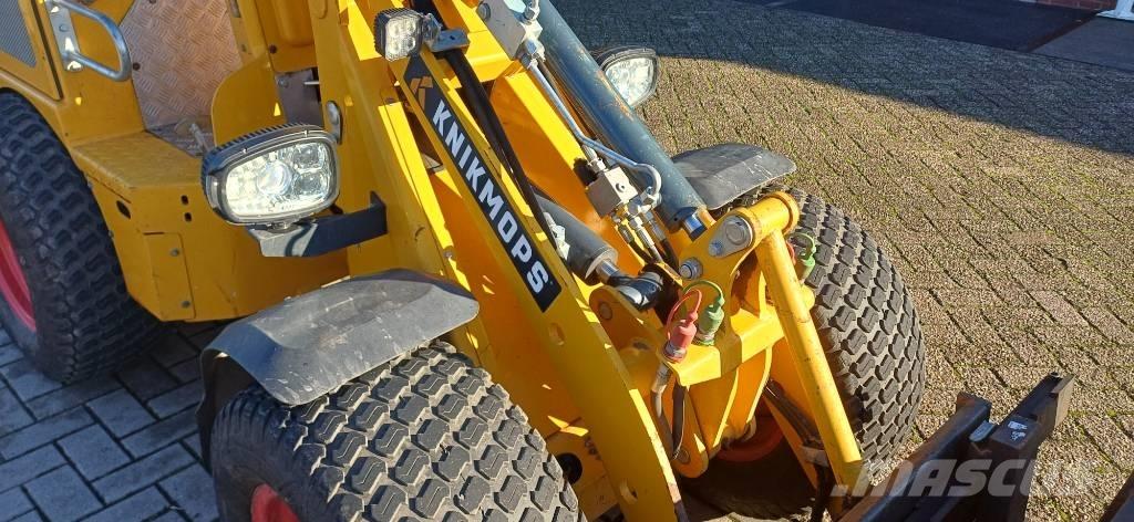 Knikmops KM 130 Mini iekrāvēji