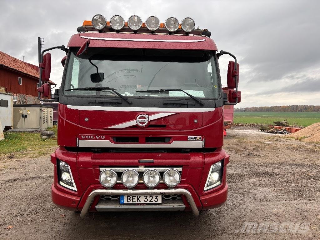 Volvo VOLVO FM 8*4 Treileri ar āķi