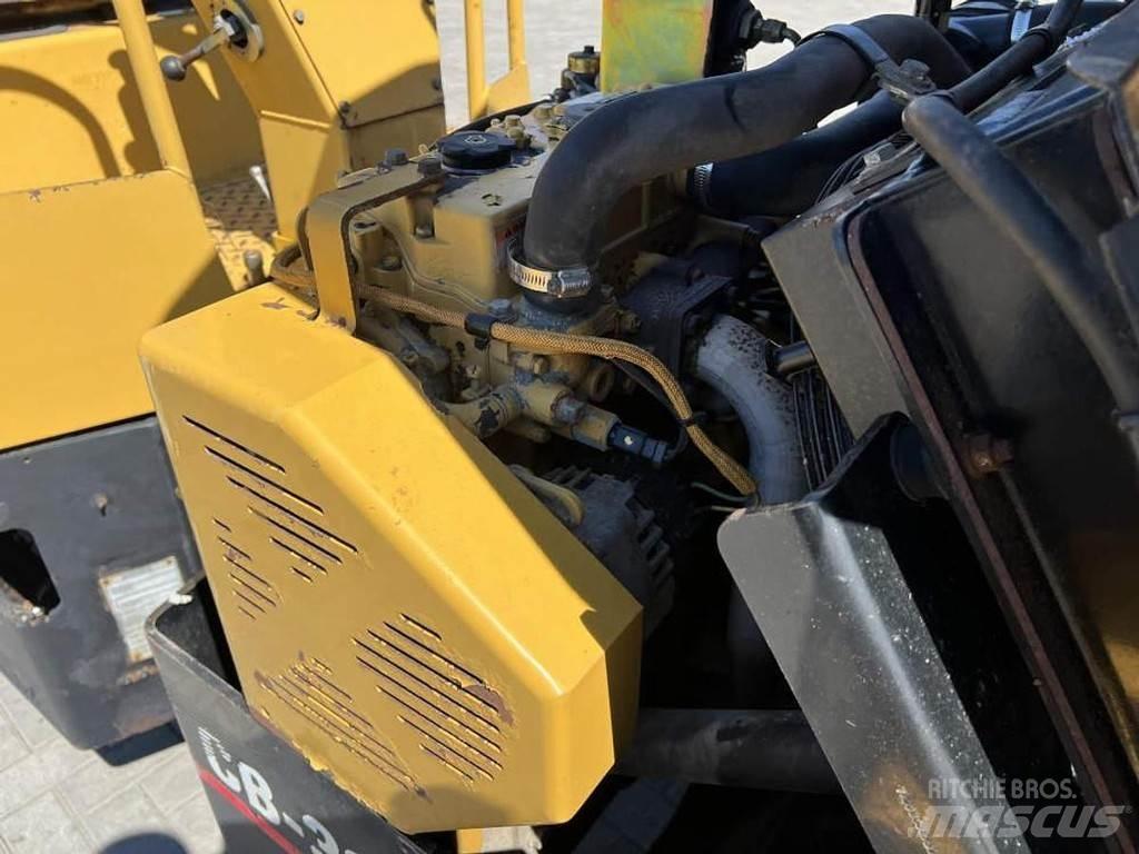 CAT CB 334E Divvalču grunts veltņi