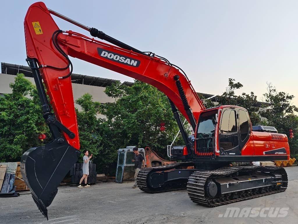 Doosan DX 300 LC-9C Kāpurķēžu ekskavatori