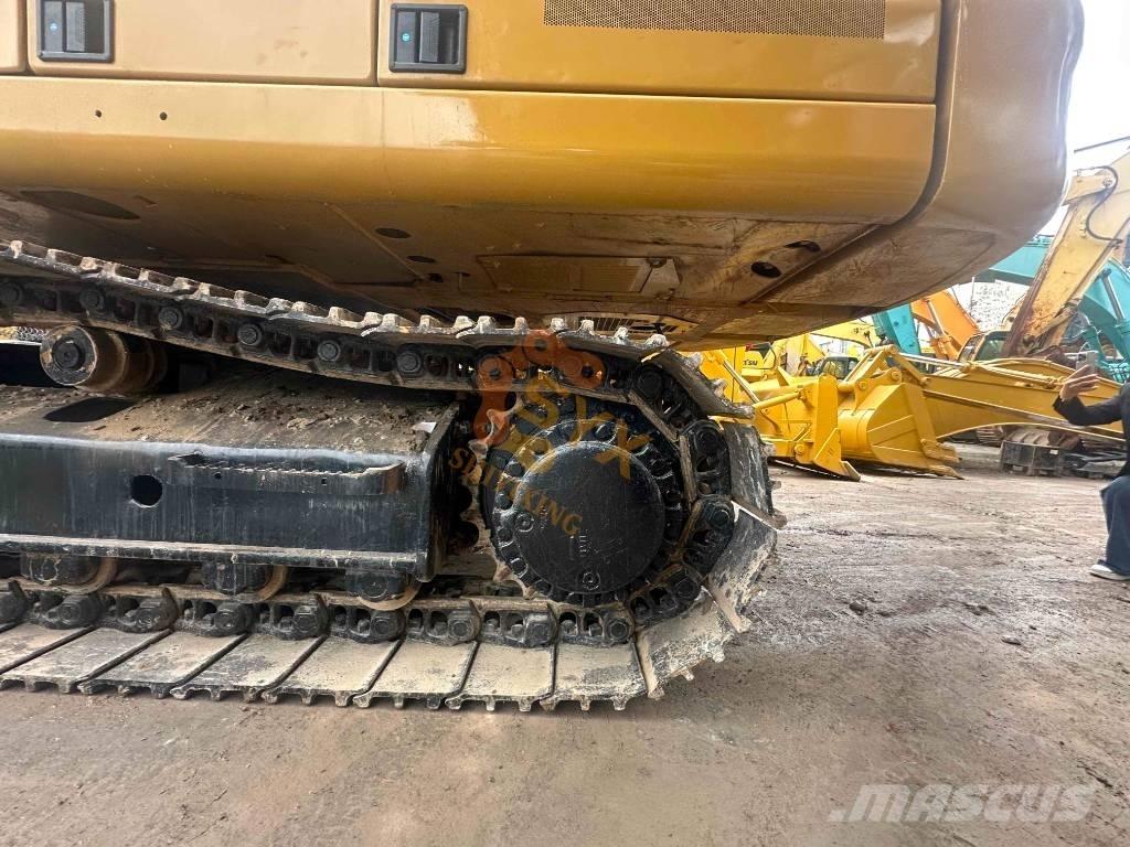 CAT 330 Kāpurķēžu ekskavatori