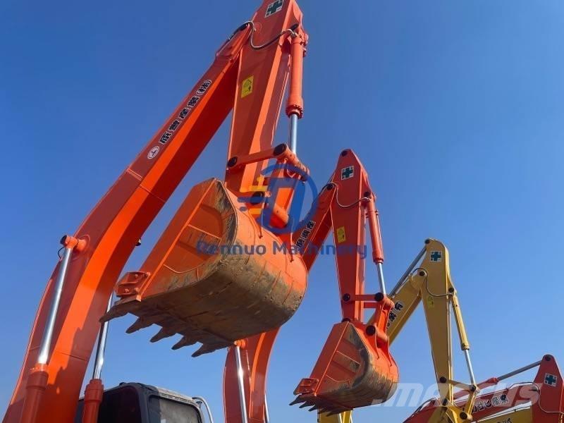 Hitachi ZX 240 Kāpurķēžu ekskavatori
