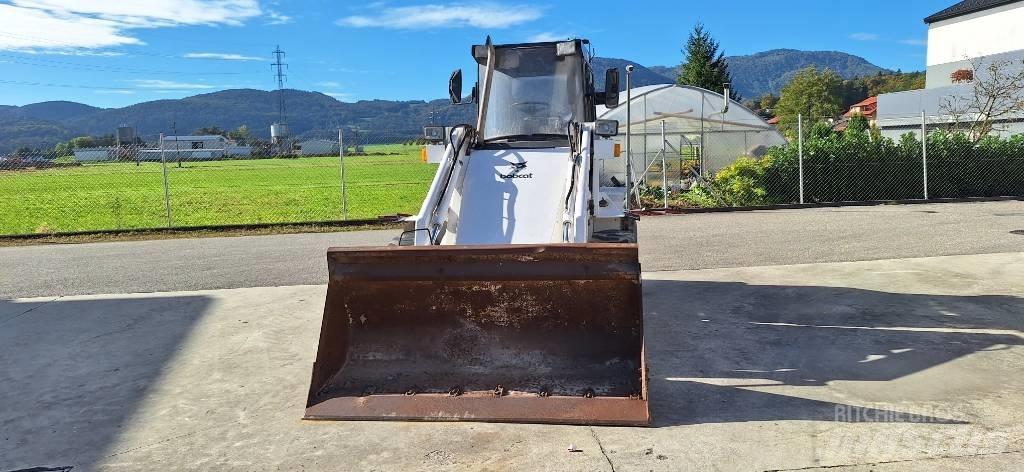 Bobcat 2400 Iekrāvēji uz riteņiem