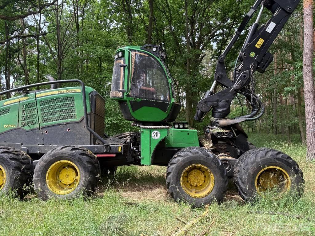 John Deere 1270 G Harvesteri