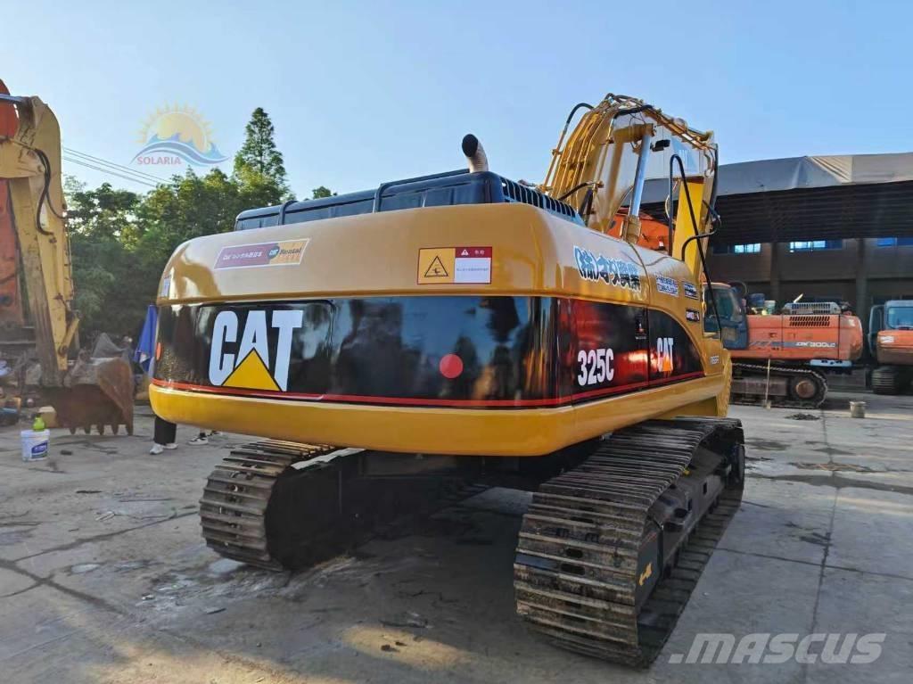 CAT 325 C Kāpurķēžu ekskavatori