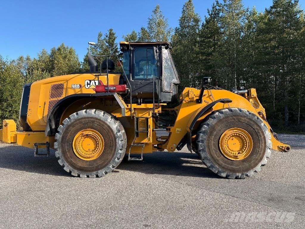 CAT 980 Iekrāvēji uz riteņiem