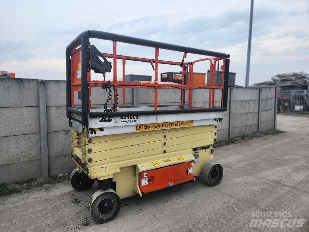 JLG 3246 ES Šķerveida pacēlāji