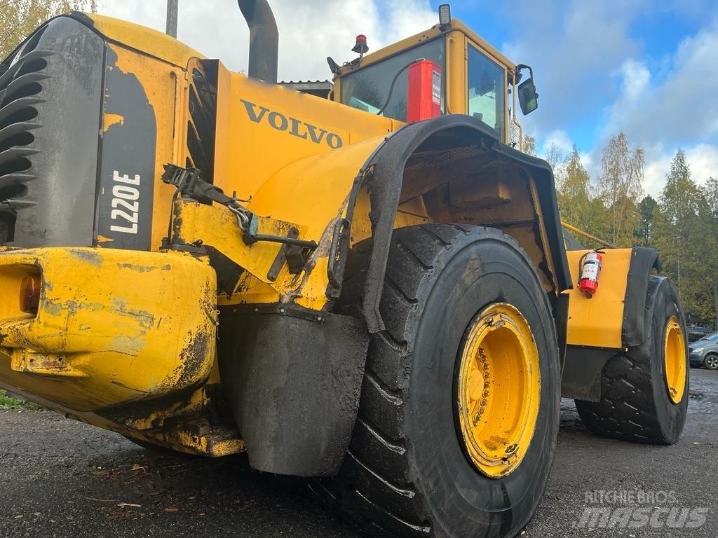 Volvo L 220 E Iekrāvēji uz riteņiem