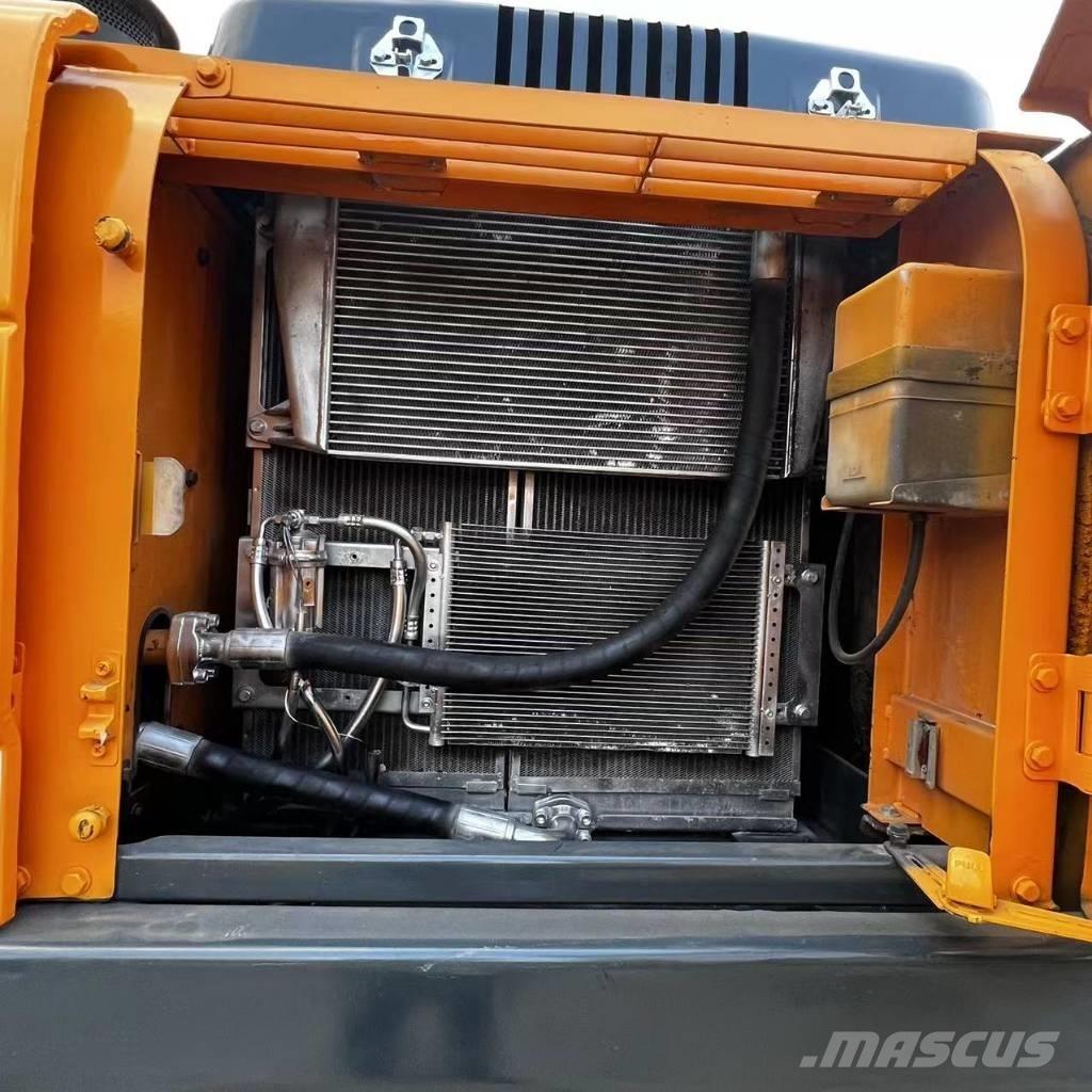 Hyundai R220-9S Kāpurķēžu ekskavatori