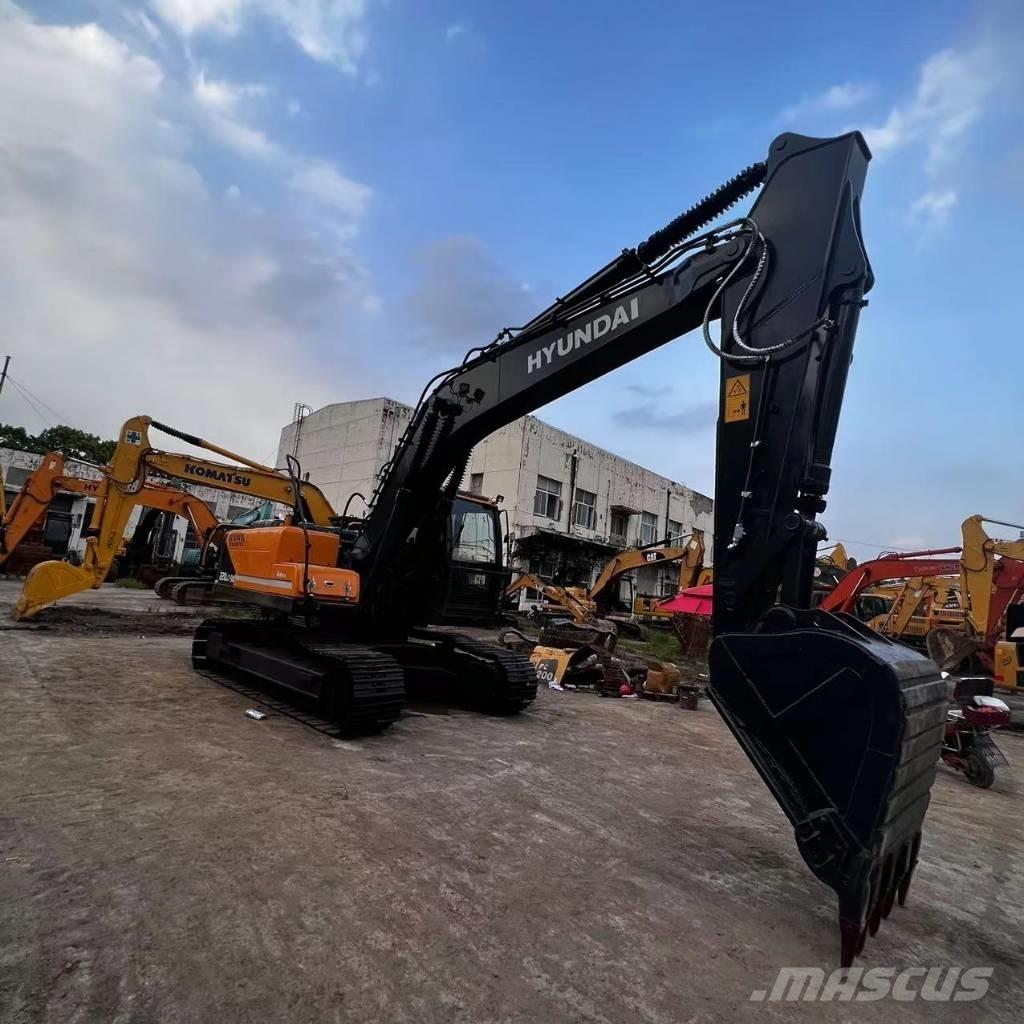 Hyundai R220-9S Kāpurķēžu ekskavatori