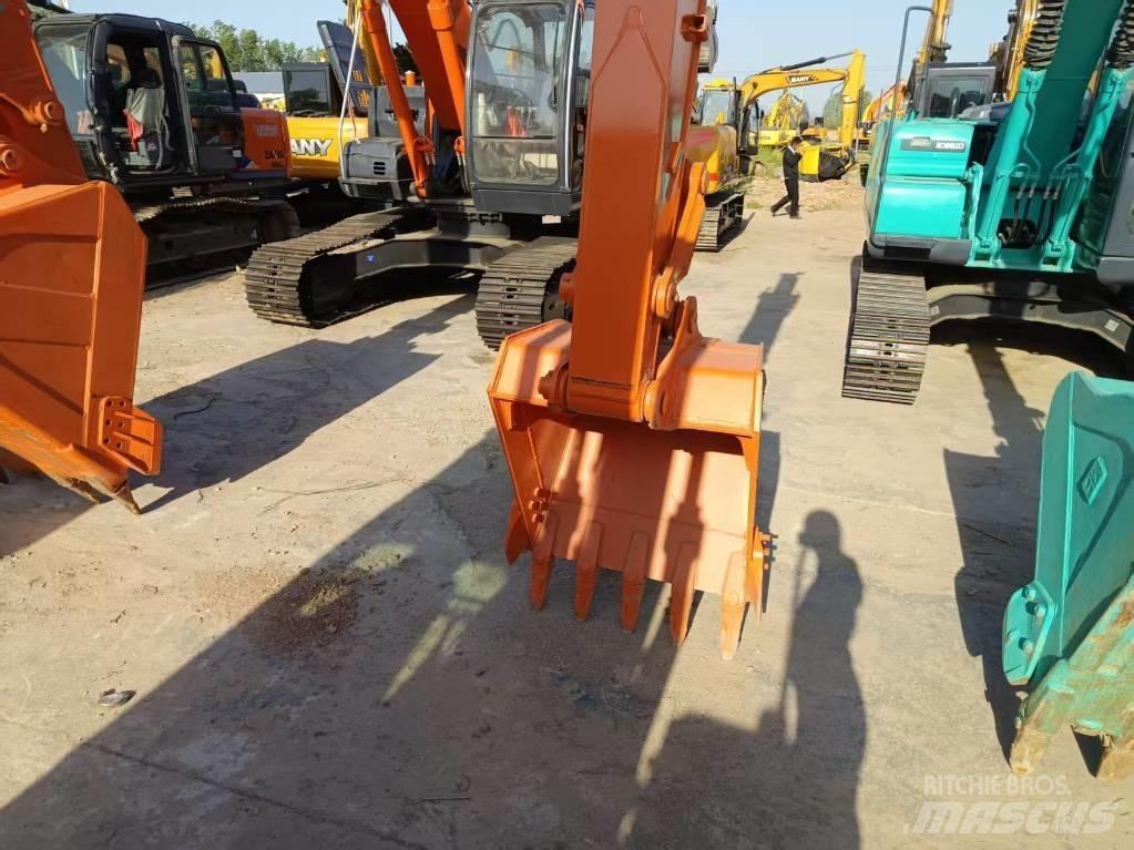 Hitachi ZX130-5A Kāpurķēžu ekskavatori