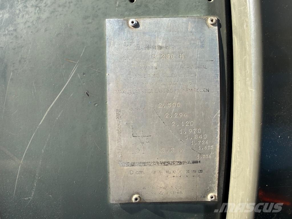 Ausa C 250 H Apvidus autokrāvējs