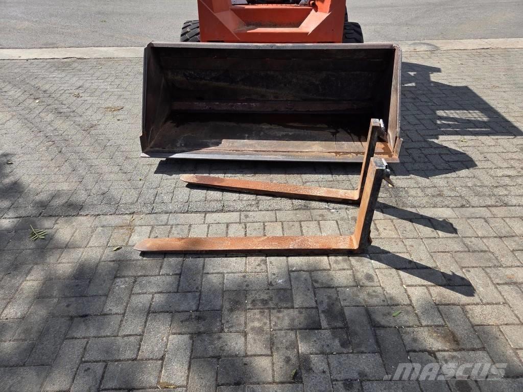 Thomas T170 Lietoti riteņu kompaktiekrāvēji