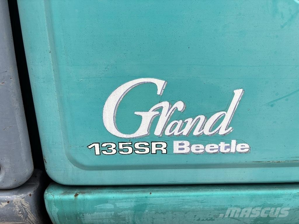 Kobelco SK 135 Kāpurķēžu ekskavatori