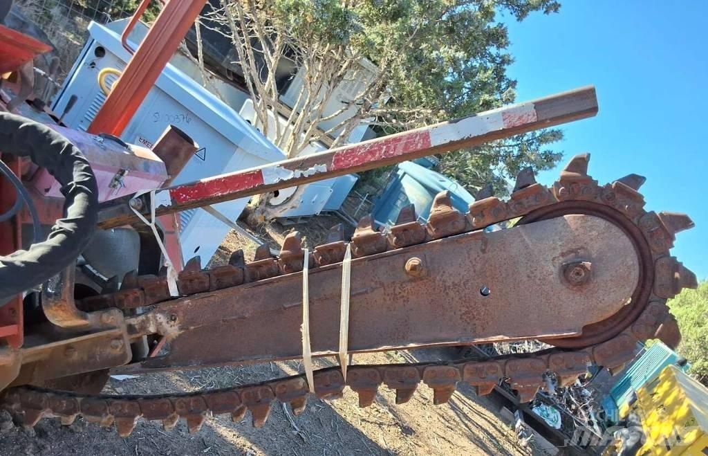 Ditch Witch 3700 DD Tranšeju racēji