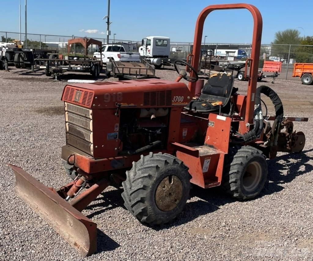 Ditch Witch 3700 DD Tranšeju racēji