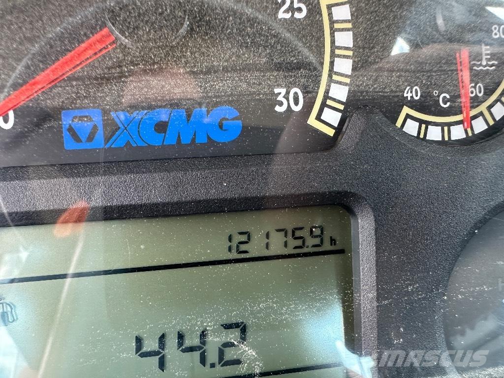 XCMG LW 700 KN Iekrāvēji uz riteņiem