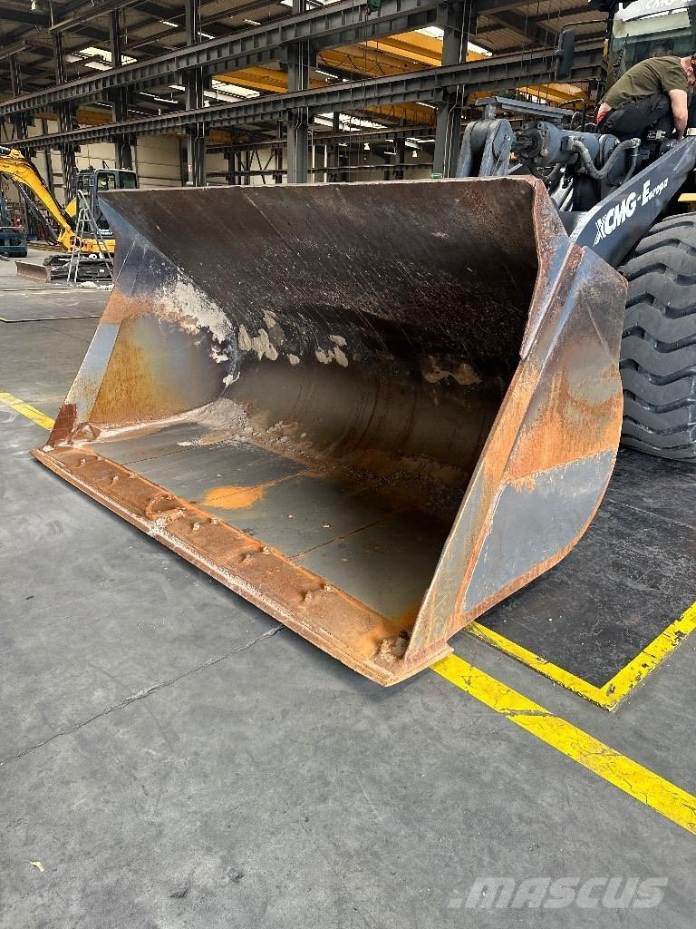 XCMG LW 700 KN Iekrāvēji uz riteņiem