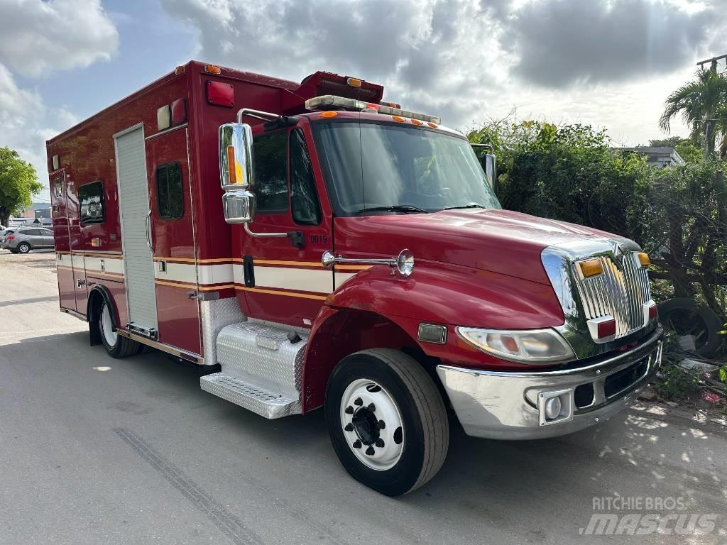 International 4300 Ātrās palīdzības automašīnas