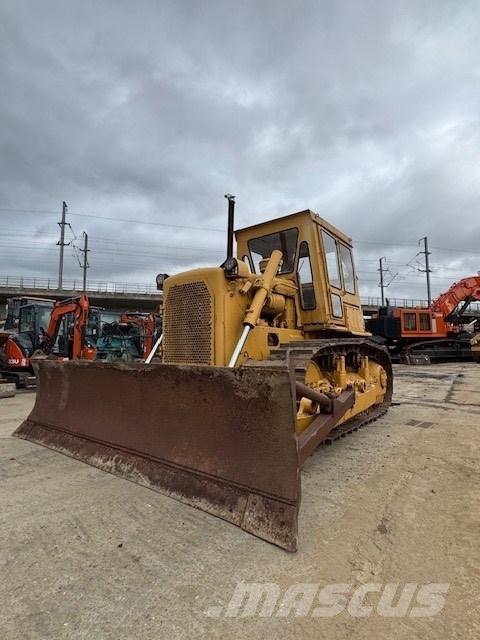 CAT D 6 D Kāpurķēžu buldozeri