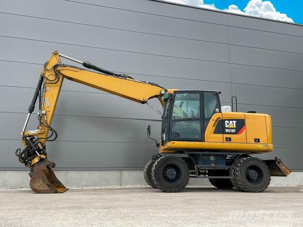CAT M316F Ekskavatori uz riteņiem