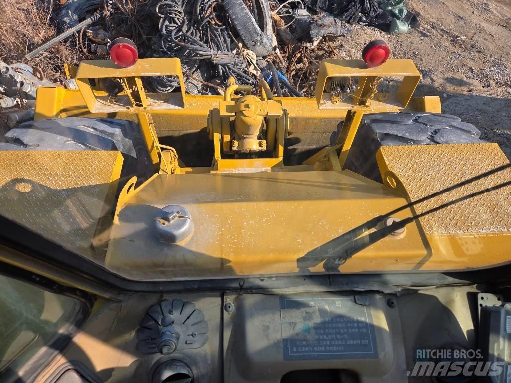 CAT 824c Riteņu buldozeri