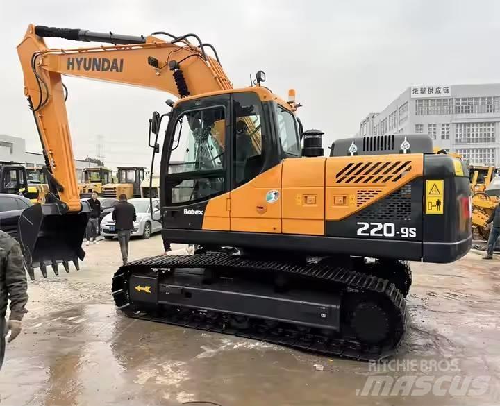 Hyundai R220-9S Kāpurķēžu ekskavatori
