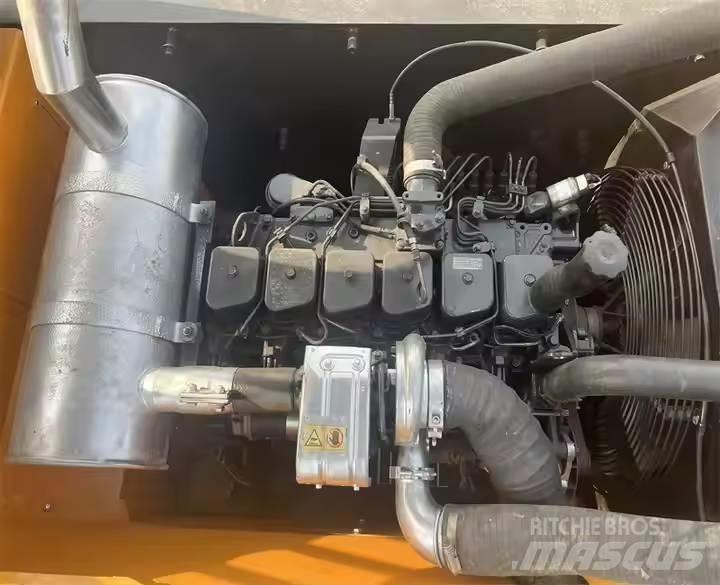 Hyundai R220-9S Kāpurķēžu ekskavatori