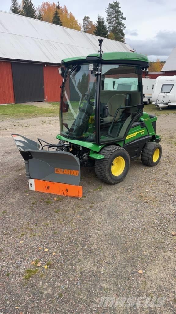 John Deere 1585 Mauriņa traktors