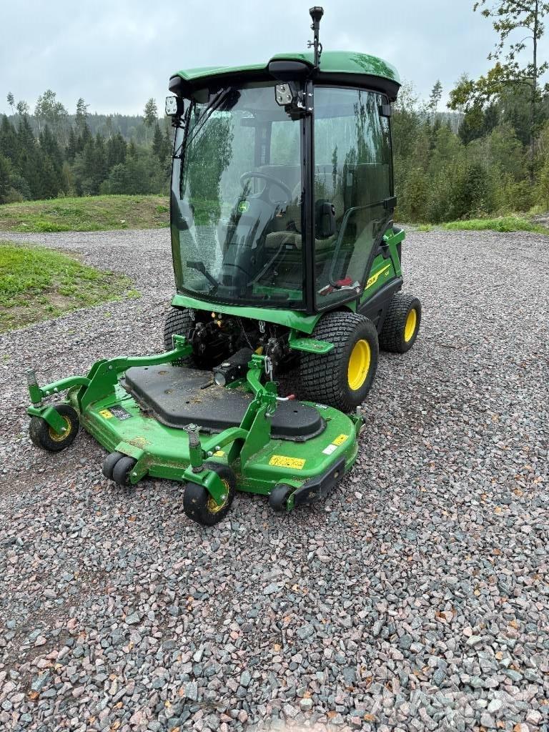 John Deere 1585 Mauriņa traktors