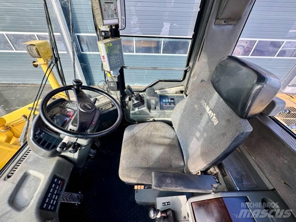 Komatsu WA 470-3H Iekrāvēji uz riteņiem