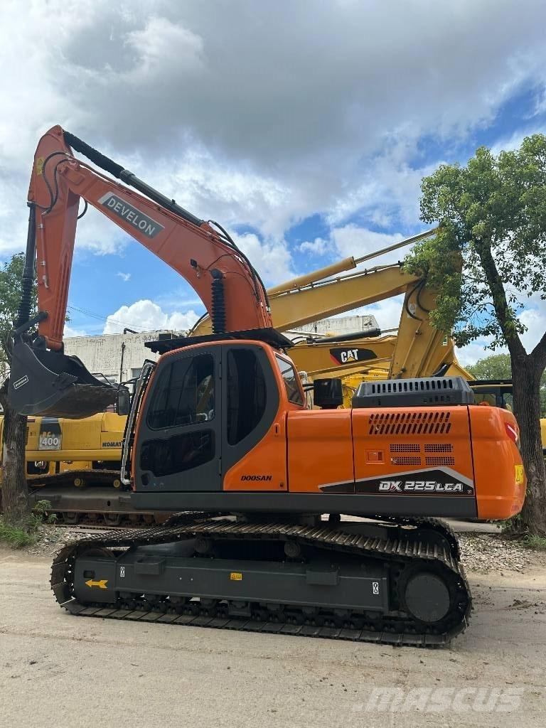 Develon DX 225 LCA Vidēja lieluma ekskavatori 7 t - 12 t