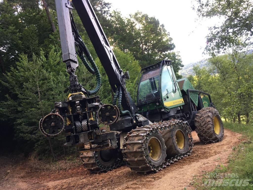 John Deere 1270 D Harvesteri
