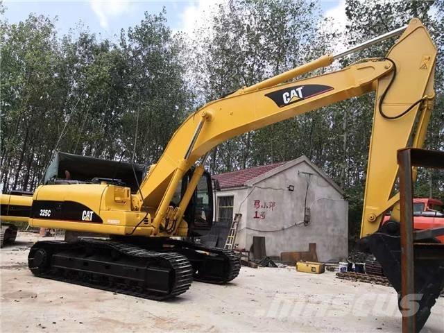 CAT 325C Kāpurķēžu ekskavatori