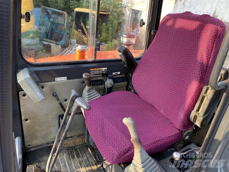 Doosan DX 55 Ekskavatori uz riteņiem