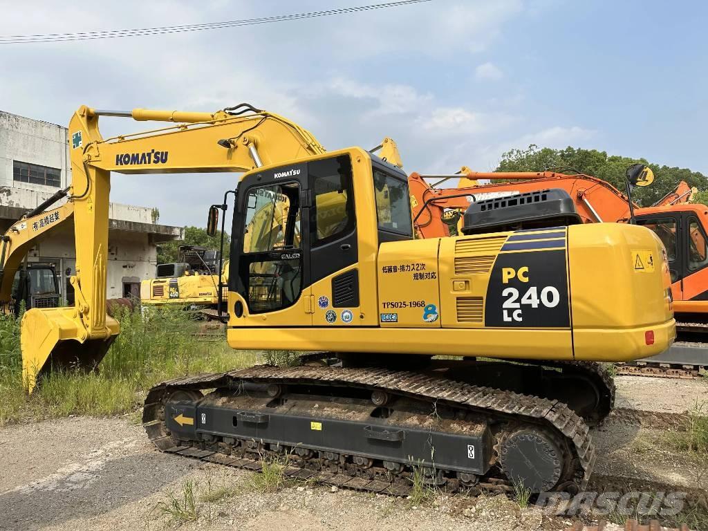Komatsu PC240-8 Kāpurķēžu ekskavatori