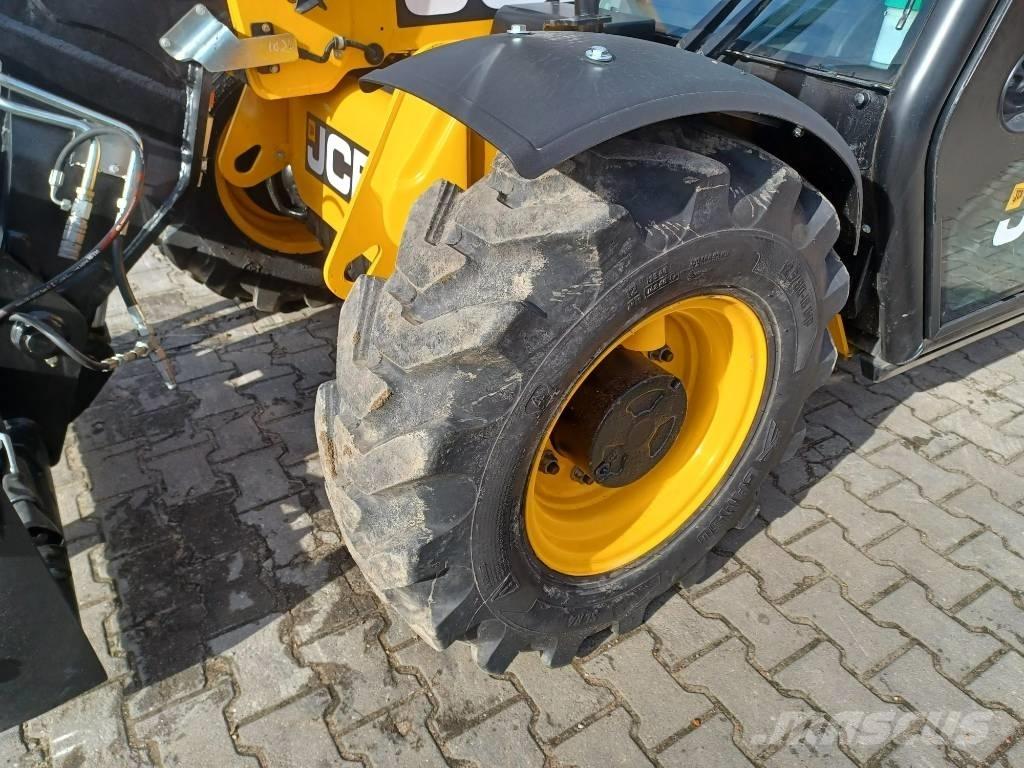 JCB 525-60 Agri Plus Teleskopiskie manipulatori