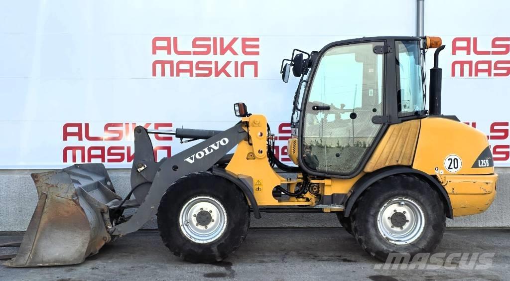 Volvo L 25 B Iekrāvēji uz riteņiem