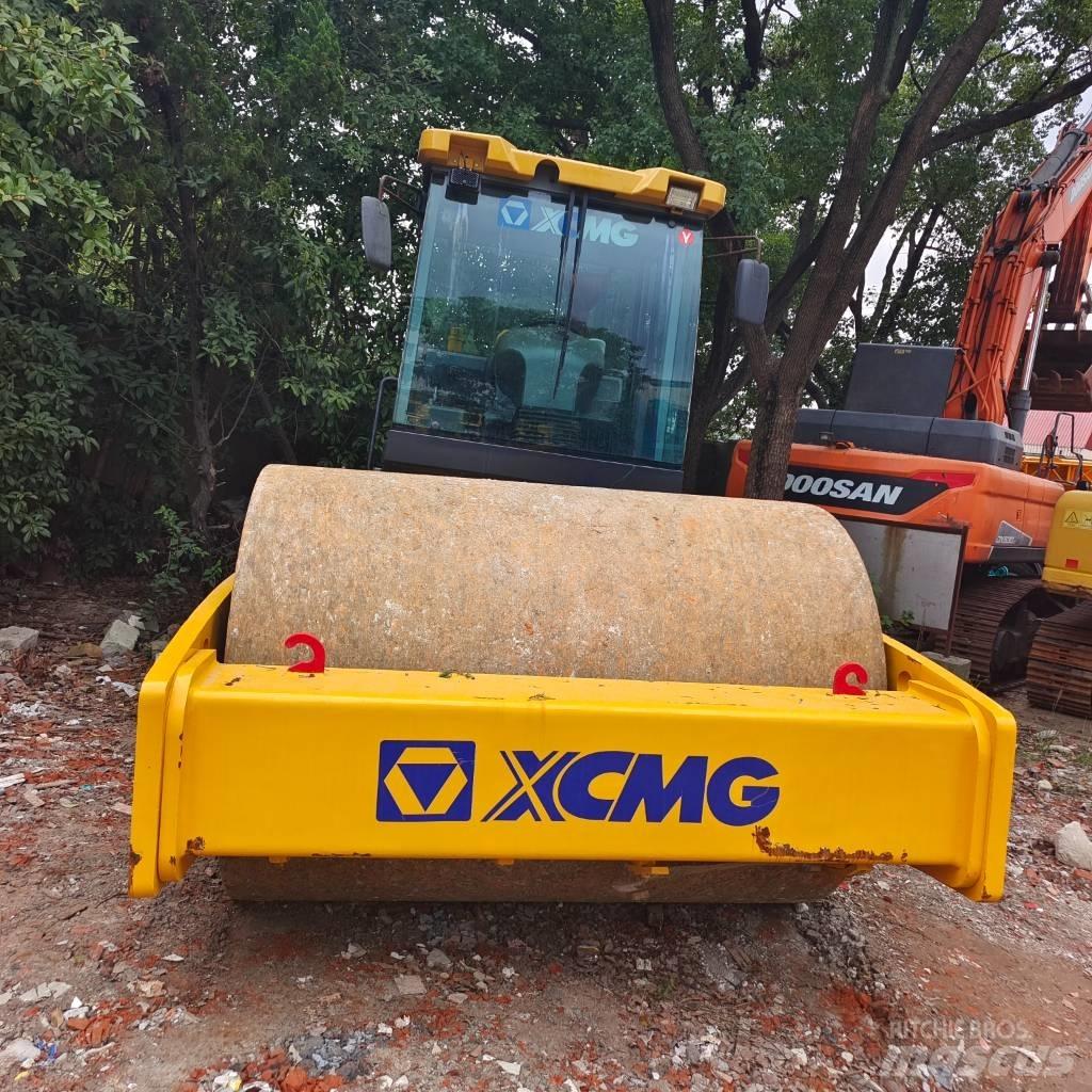 XCMG XS 223 J Vienvalča grunts veltņi