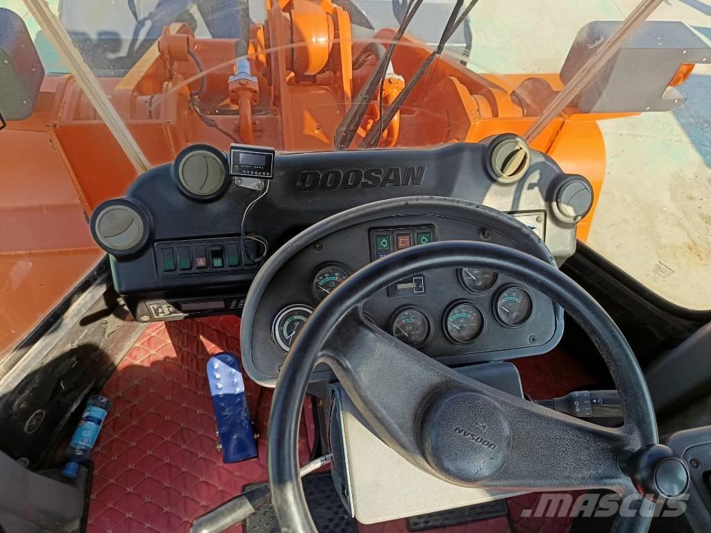 Doosan DL 505 Iekrāvēji uz riteņiem
