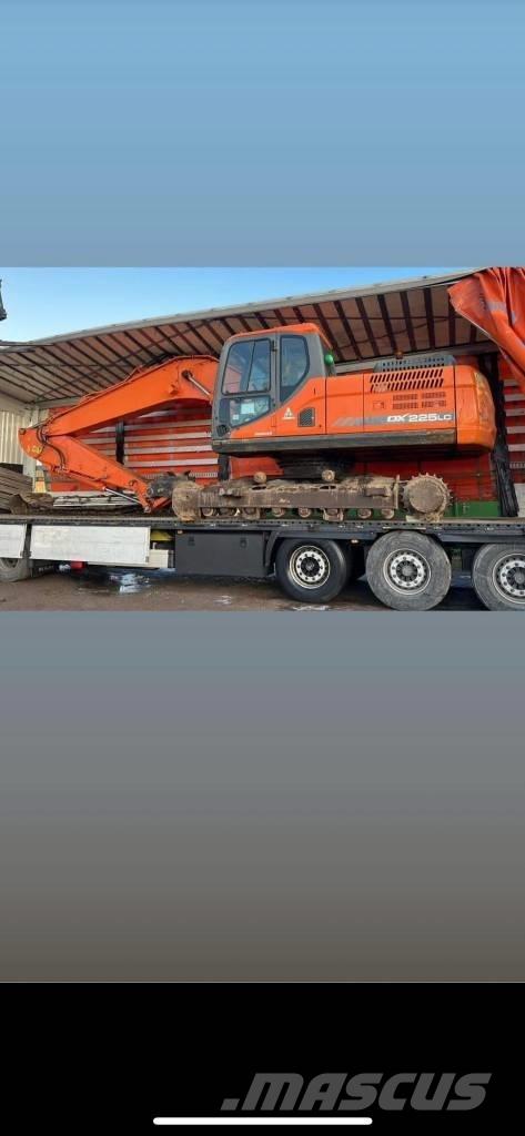 Develon DX 225 LC-7 Kāpurķēžu ekskavatori