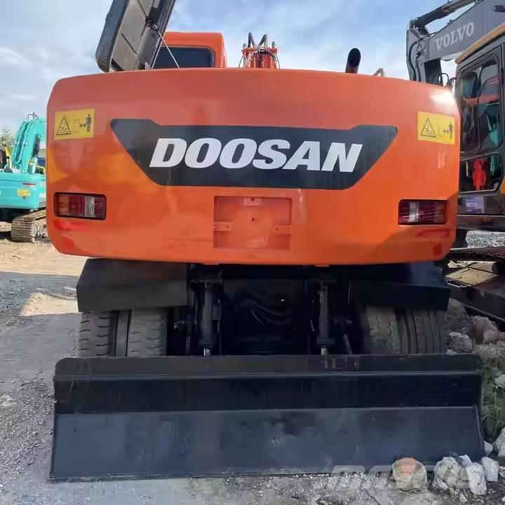 Doosan DX150W-9C Ekskavatori uz riteņiem