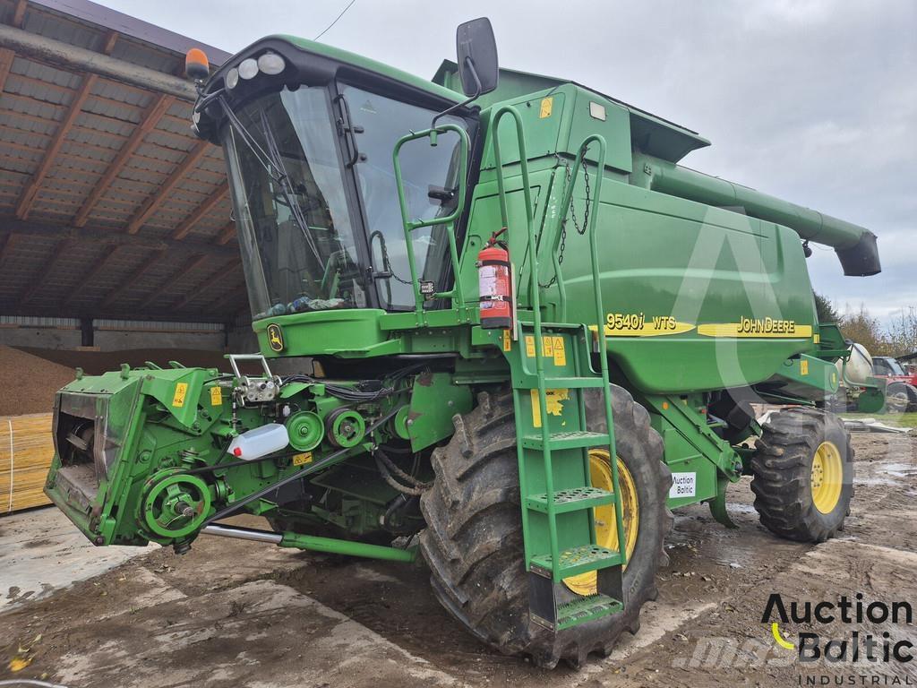 John Deere 9540 Ražas novākšanas kombaini