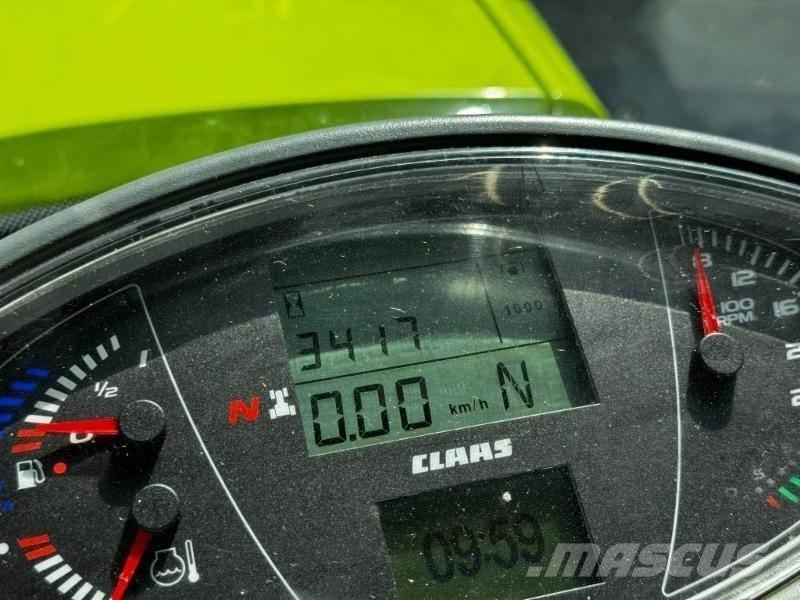 CLAAS AXION 830 Traktori