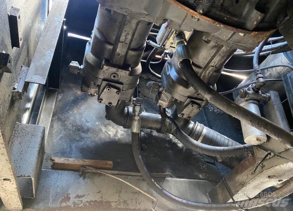 Hitachi EX 270 Kāpurķēžu ekskavatori