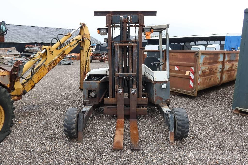 TCM TKL 3 x 3-M Kravas mašīnām piestiprināmie pacēlāji