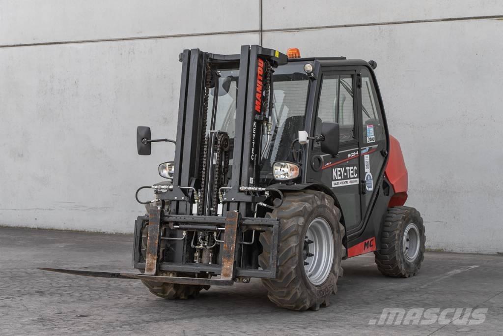 Manitou MC 25-4 Tehnika ar dīzeļa dzinēju