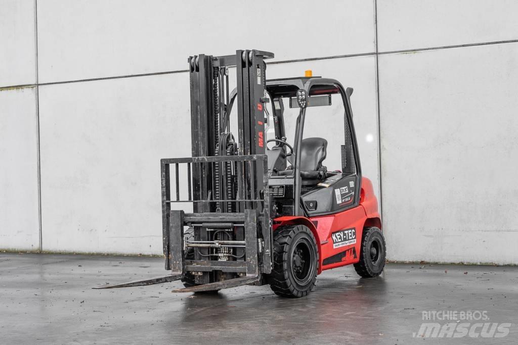 Manitou MI 35 D Tehnika ar dīzeļa dzinēju
