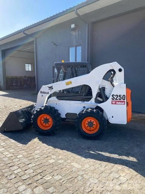 Bobcat S 250 Lietoti riteņu kompaktiekrāvēji