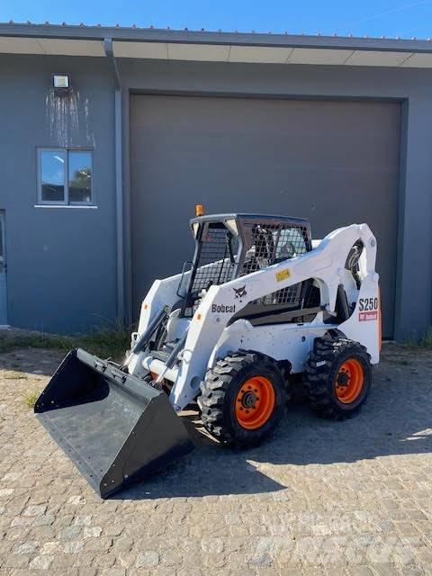 Bobcat S 250 Lietoti riteņu kompaktiekrāvēji